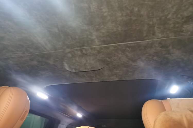 Used Geely Galaxy LEVC L380 2024 140-Degree 6-Seater All-Wheel-Drive Ultra
