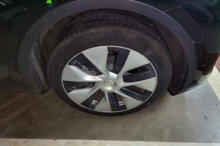 Used Tesla Model Y 2022 Revised Version Rear-Wheel Drive Right Front Wheel Hub