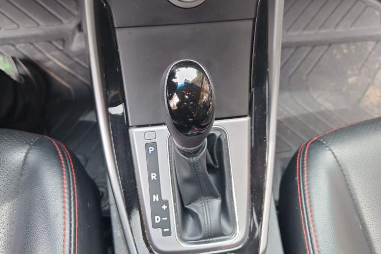 Used Hyundai Elantra (5th Generation / Langdong) 2016 1.6L Automatic Prestige Model Gear Lever