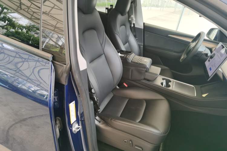 Used Tesla Model Y 2021 Long-Range All-Wheel-Drive Version 3D7