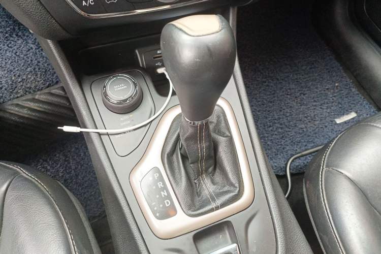 Used Jeep Cherokee 2014 2.4L Luxury Edition