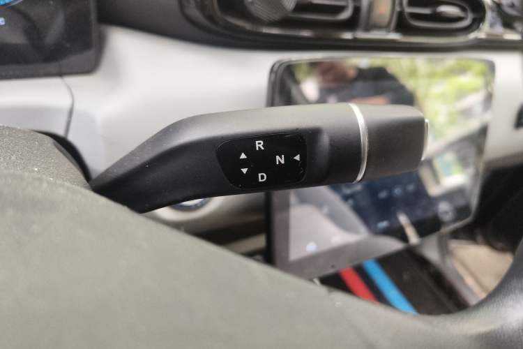 Used Leapmotor T03 2022 Crystal Edition Gear Lever