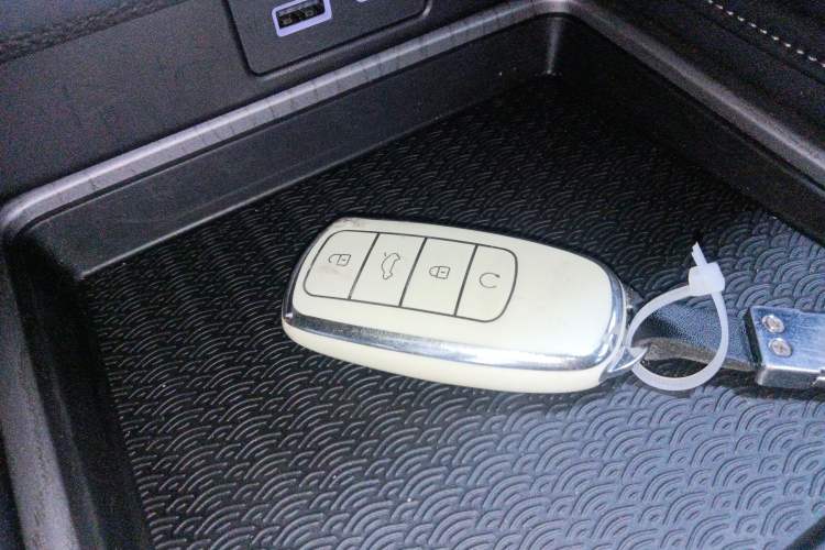 Used Chery Fengyun A8 2025 Model 70km Basic Version