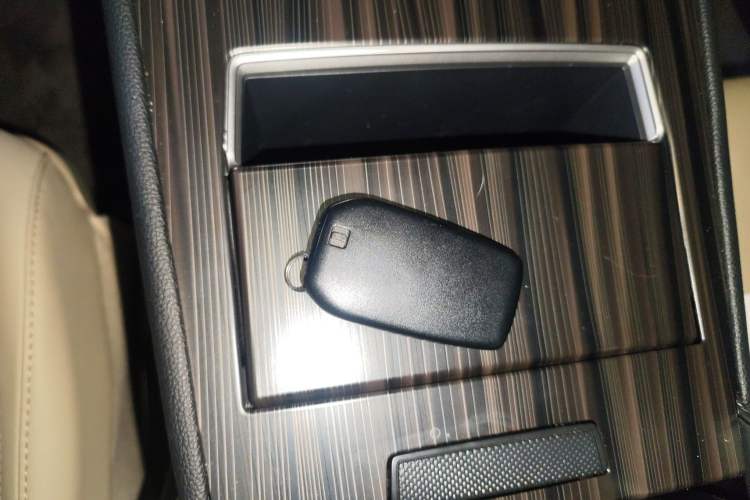 Used Toyota SIENNA 2023 2.5L Hybrid Deluxe Edition Vehicle Key