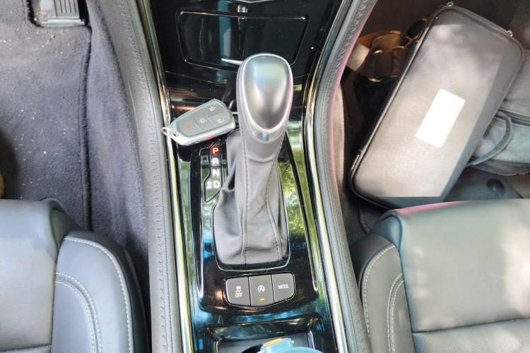 Used Cadillac ATS-L 2017 28T Fashion Edition Gear Lever