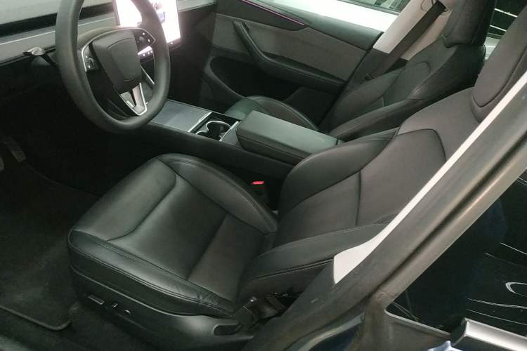 Used Tesla Model Y 2025 Rear-Wheel-Drive Version