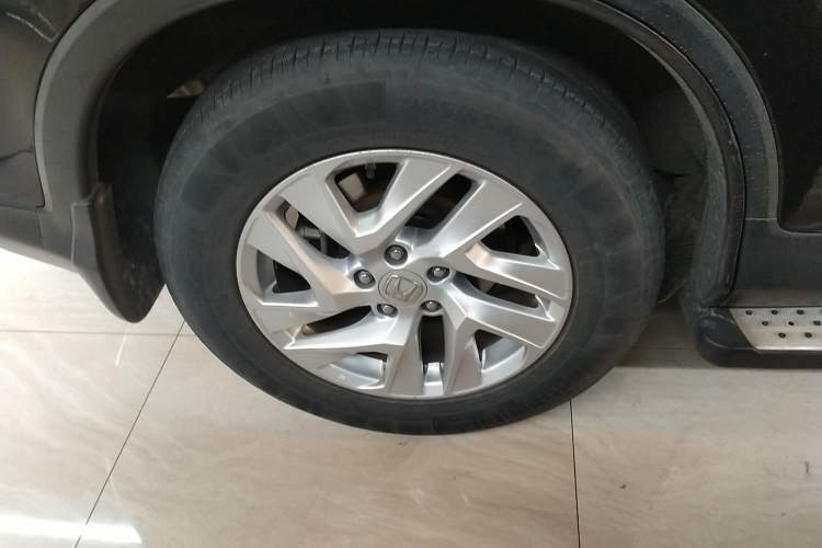 Used Honda CR-V 2015 2.4L two-wheel drive luxury version