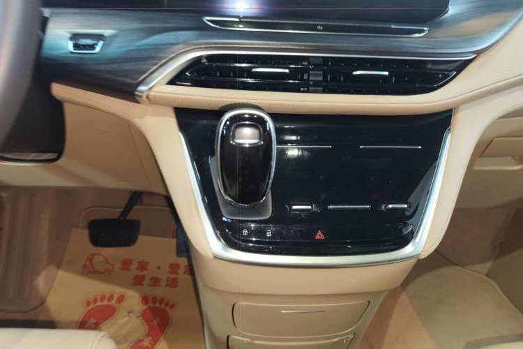 Used Buick GL8 2021 ES Landtrek 653T Luxury Model