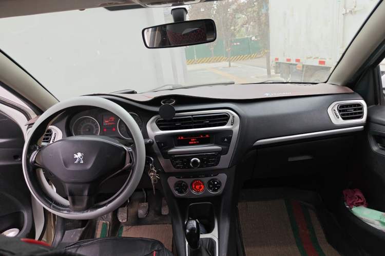 Used Peugeot 301 2014 1.6L Manual Luxury Edition Center Console