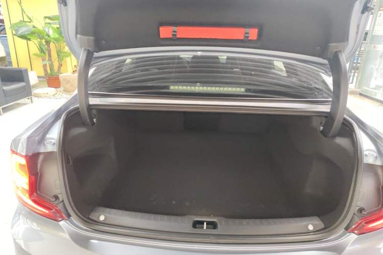 Used Volvo S90 2018 T4 Zhiyuan Edition