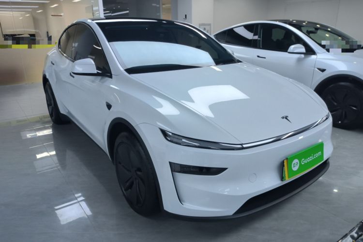 Used Tesla Model Y 2025 Long-Range All-Wheel-Drive Version