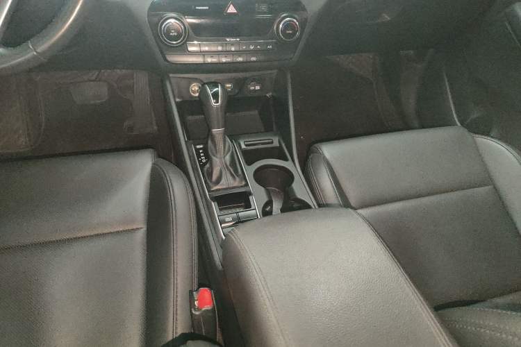 Used Hyundai Tucson 2015 1.6T Dual-Clutch Two-Wheel-Drive Smart Model
