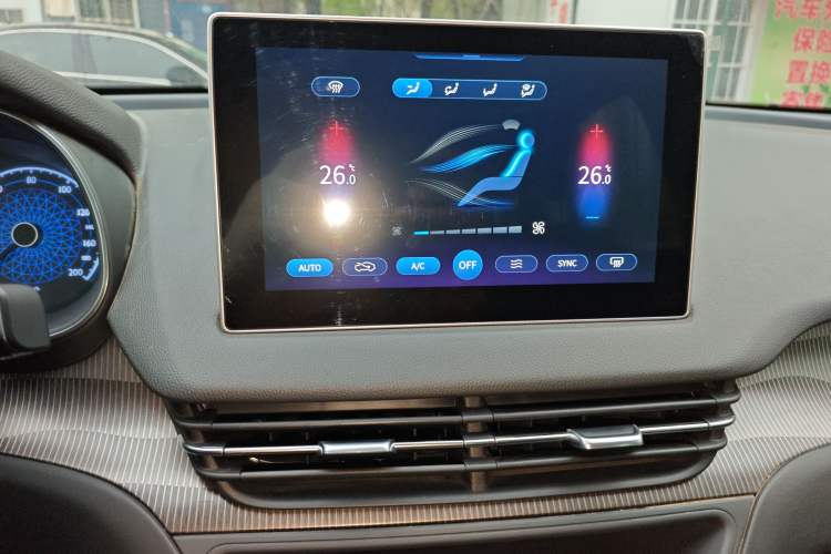 Used Hongqi E-QM5 2022 431 km Charge & Enjoy Edition