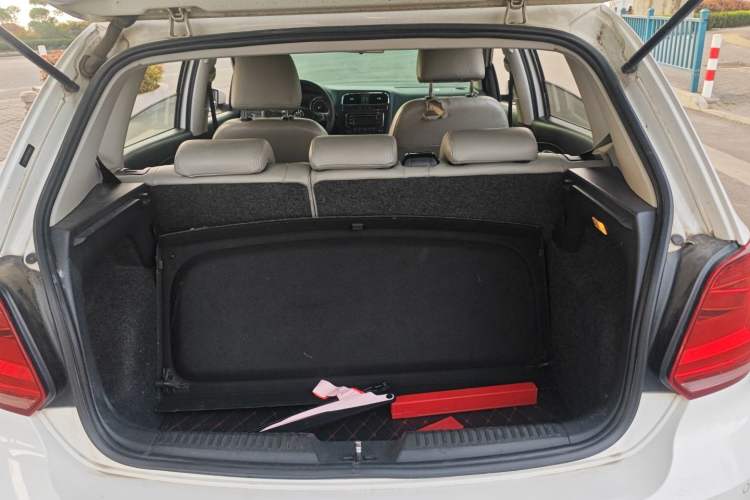 Used Volkswagen Polo 2014 1.6L Automatic Comfort Edition Trunk