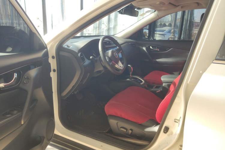 Used Nissan X-Trail 2019 2.0L CVT Smart Connect Comfort Edition 2WD Driver Seat