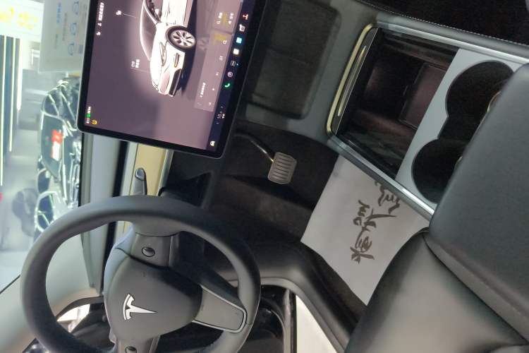 Used Tesla Model Y 2022 Rear-Wheel-Drive Version
