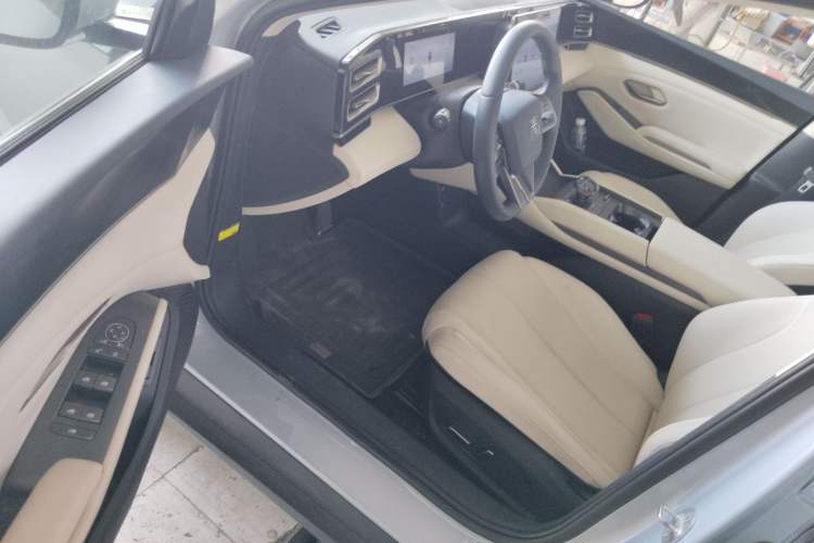 Used BYD Qin L 2024 DM-i 120KM Leading Model