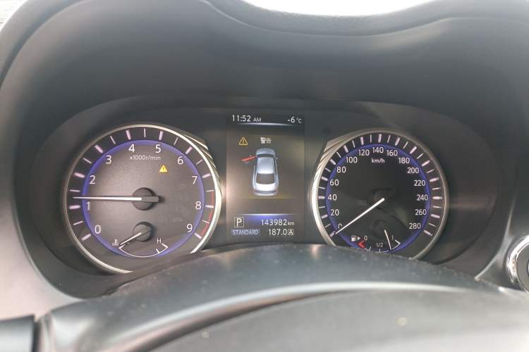 Used Infiniti Q50 2014 3.7L Luxury Edition
