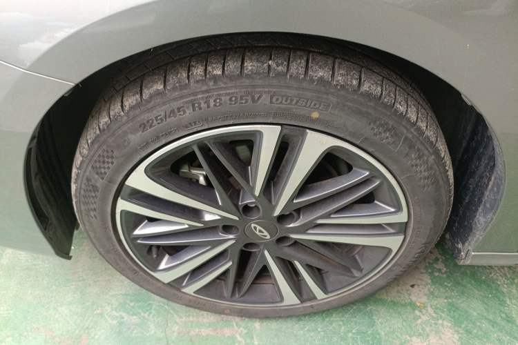 Used Chery Arrizo 8 2023 High-Performance Edition 2.0T DCT Powerfully Equipped Left Front Wheel Hub