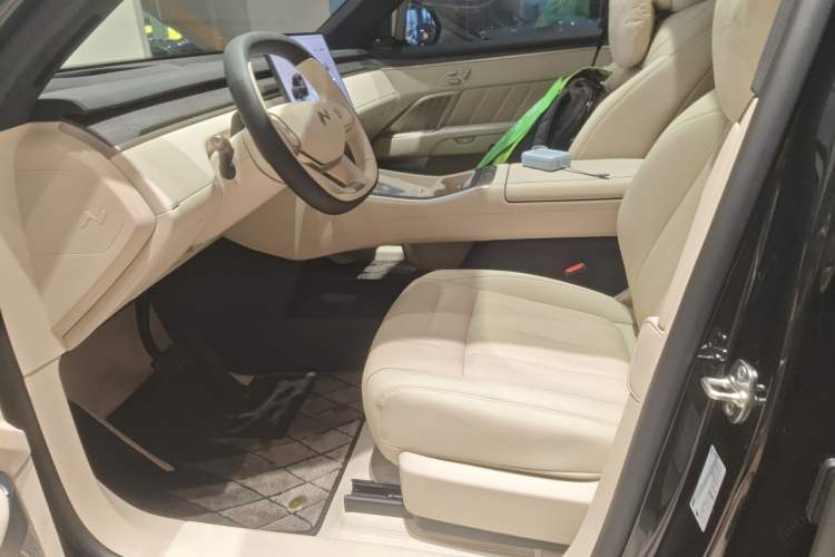 Used ONVO Luxeed L90 2025 Model—Max Six-Seater Version