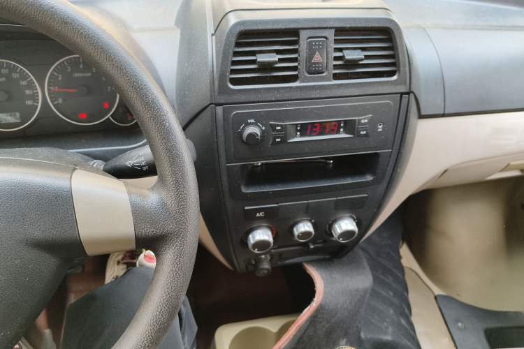 Used Dongfeng Xiaokang C37 2016 1.5L Standard II DK15-06
