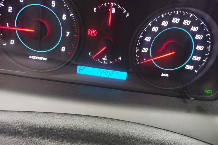 Used Chevrolet Captiva 2012 2.4L 4x4 Flagship Edition 7 Seats Odometer Close Up