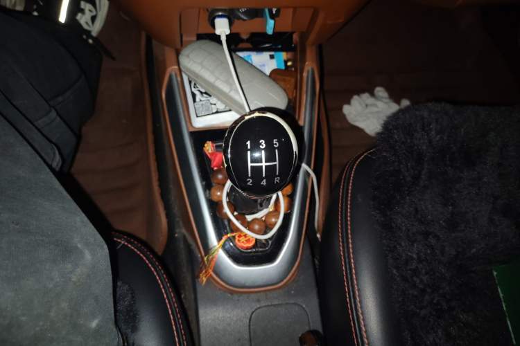 Used Geely Auto Diamond 2016 1.5L Manual Elite Version China IV Standard
