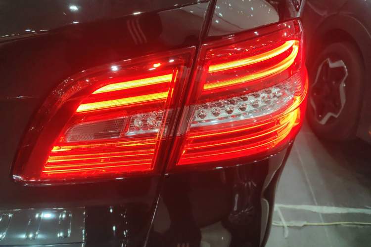 Used Mercedes-Benz M-Class 2014 ML 320 4MATIC