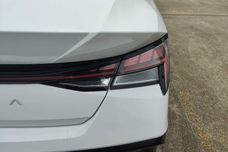 Used Hyundai Elantra 2023 1.5L CVT LUX Prestige Edition
