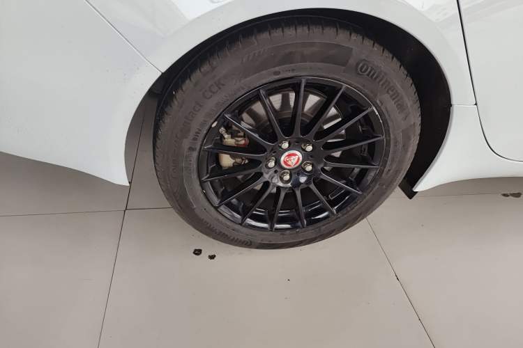 Used Jaguar XF 2016 XF 2.0T Two-Wheel-Drive Luxury Edition
