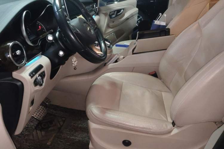 Used Mercedes-Benz V-Class 2017 V 260 Prestige Edition Left Front Seat