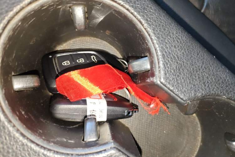 Used Dongfeng Aeolus AX7 2015 2.0L Automatic Zhiyi Trim