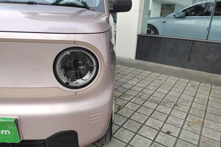 Used Geely Galaxy Panda 2024 Panda Mini 200km Endurance Bear Left Front Headlight