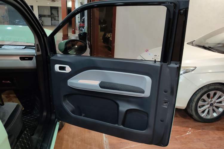 Used Chery New Energy QQ Ice Cream 2022 170km Sundae Phosphate Lithium-Ion