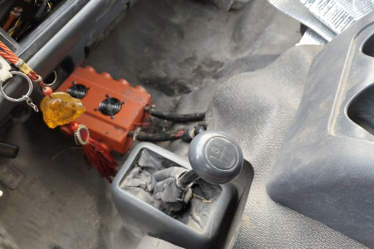 Used Jinbei Hiace 2011 2.0L 5th Generation Kuaiyunwang Comfort Type K 4G19
