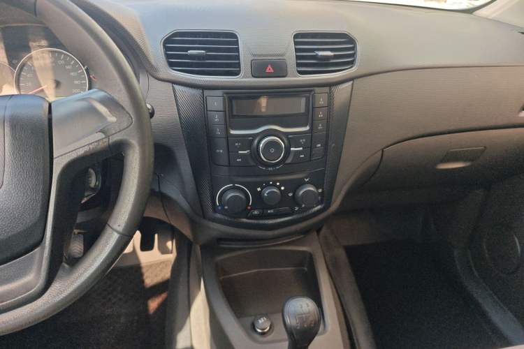 Used Wuling Hongguang 2015 1.5L S Basic Version China V Standard