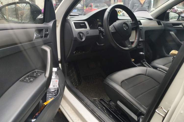 Used Skoda Rapid Spaceback 2014 1.6L Automatic Enjoyment Edition
