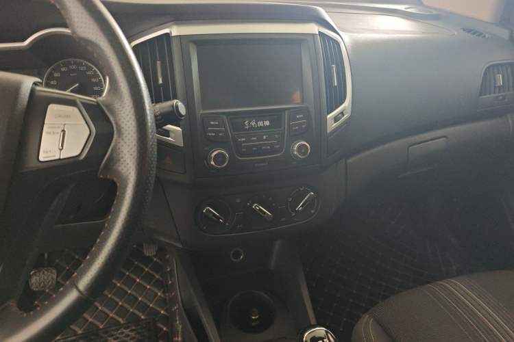 Used Dongfeng Aeolus AX3 2016 1.4T Manual ZhiKu Model

