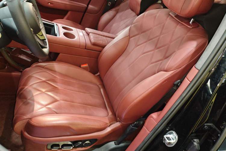 Used Hima AITO M8 2025 Extended-Range Max+ Version 53.4 kWh 6-Seater Edition
