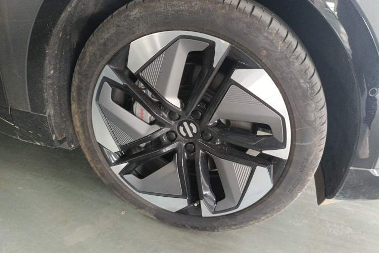 Used HiPhi Y 2023 560 km Elite Version