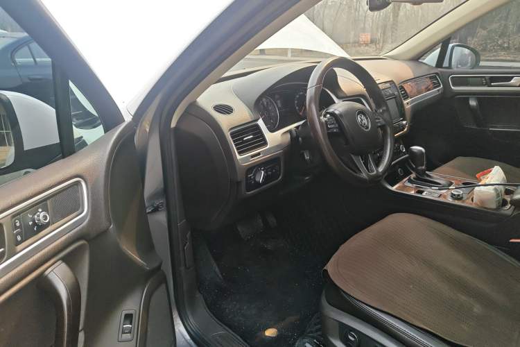 Used Volkswagen Touareg  Driver Seat
