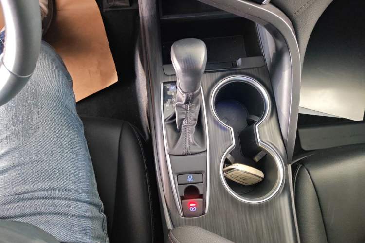 Used Toyota Camry 2021 2.0G Luxury Edition