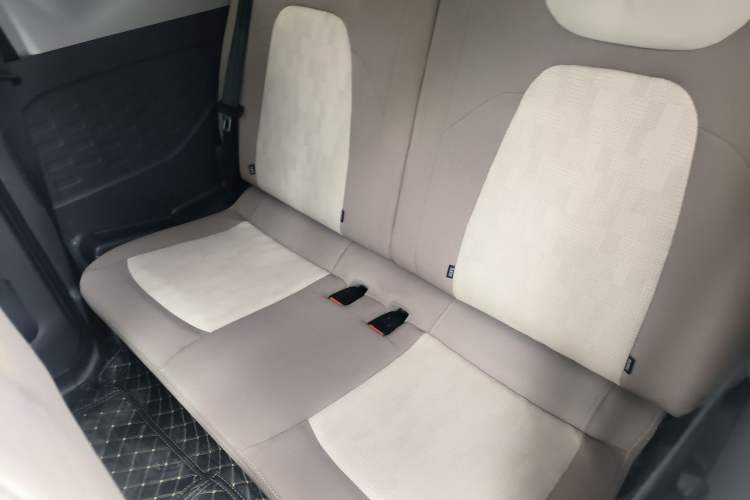 Used Chery QQ Ice Cream 2025 155km Sundae Edition Left Rear Seat