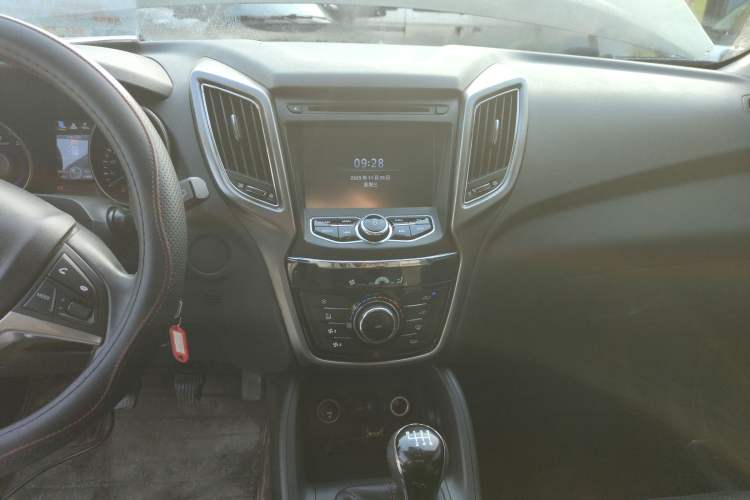 Used Changan CS75 2014 2.0L Manual Luxury Version China IV Standard
