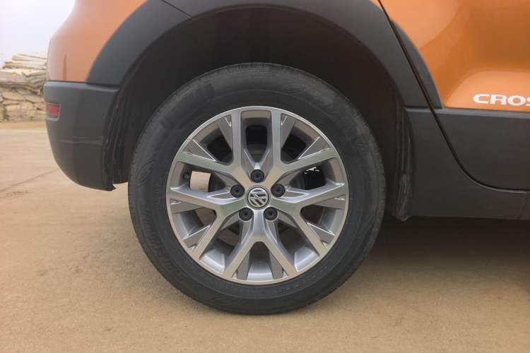 Used Volkswagen Polo 2018 1.5L Cross Polo Automatic Right Rear Wheel Hub