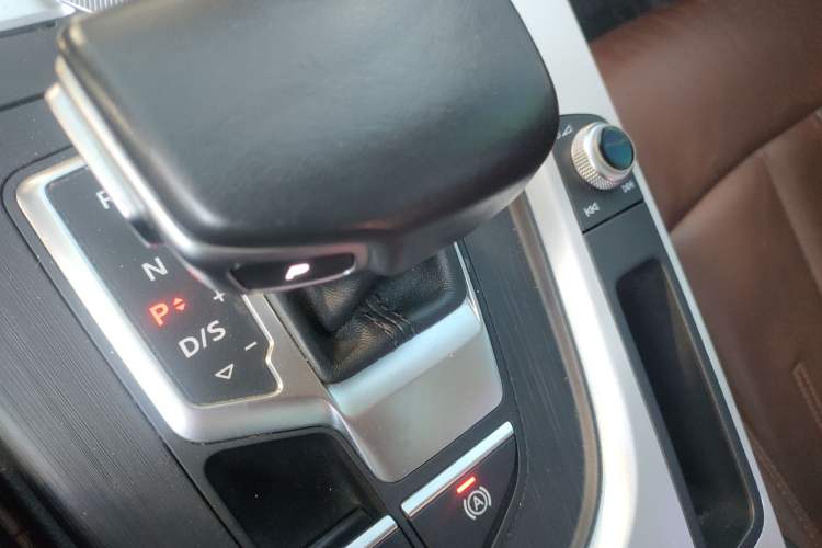 Used Audi A4L 2018 30th Anniversary Edition 40 TFSI Fashion Model
