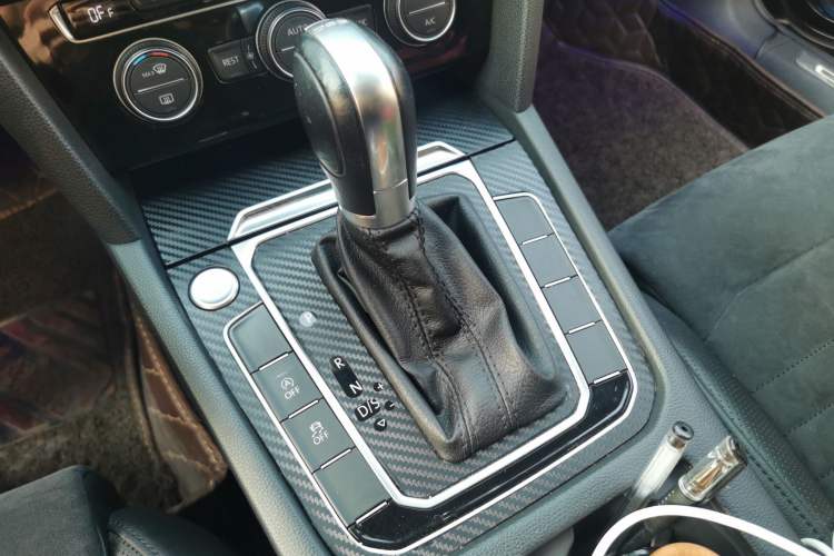 Used Volkswagen Magotan 2017 330TSI DSG Luxury Model Gear Lever