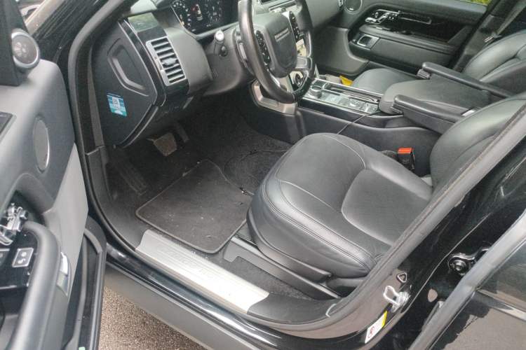 Used Land Rover Range Vogue 2018 3.0 Gasoline HSE U.S.-Spec Executive Edition