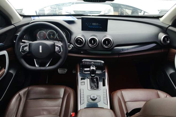 Used Wey VV7 2017 2.0T Flagship Model Center Console