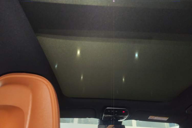 Used Mercedes-Benz GLC 2025 Refreshed GLC 300 L 4MATIC Dynamic Version 5 Seats Headliner